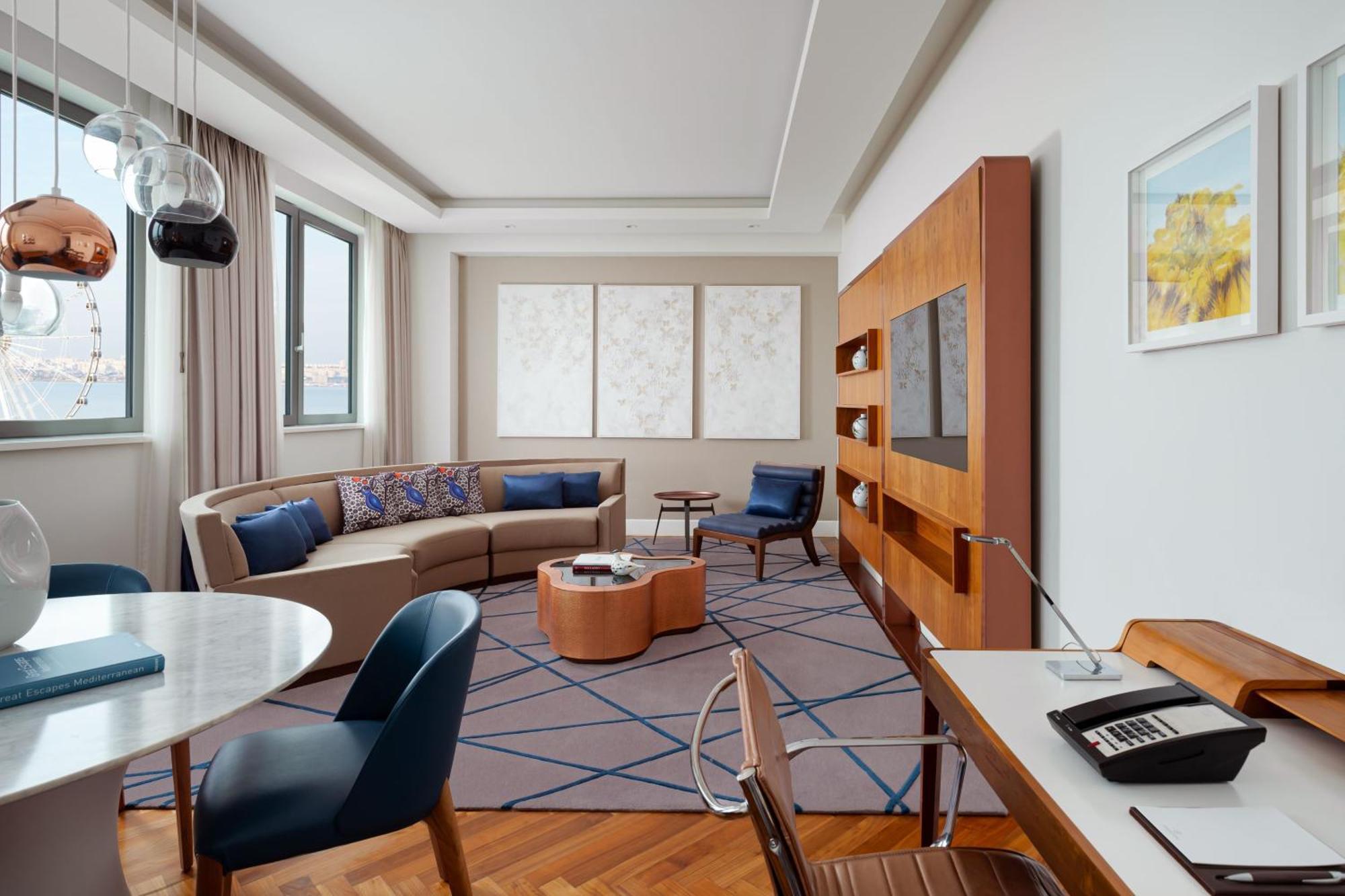Sheraton Baku Intourist Ngoại thất bức ảnh A living room at the hotel