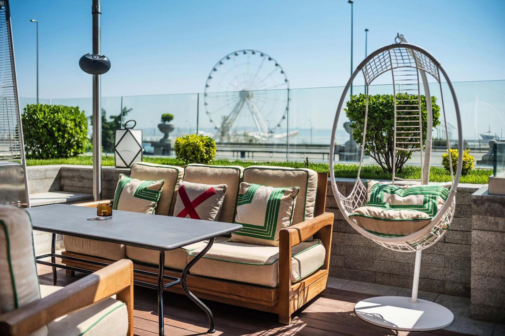 Sheraton Baku Intourist Ngoại thất bức ảnh The Sky Bar