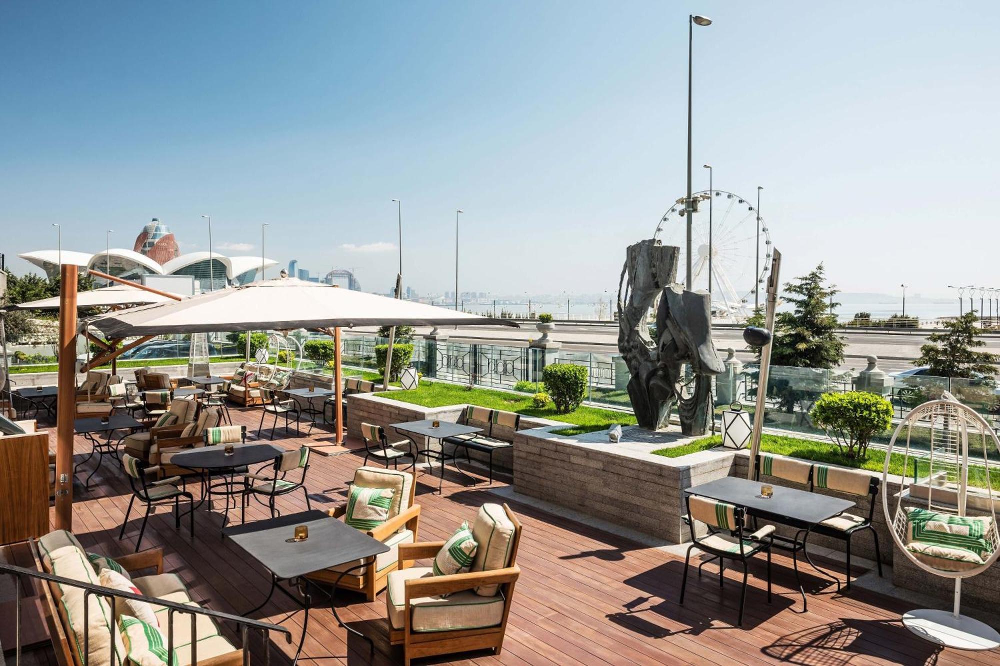 Sheraton Baku Intourist Ngoại thất bức ảnh The Sky Bar