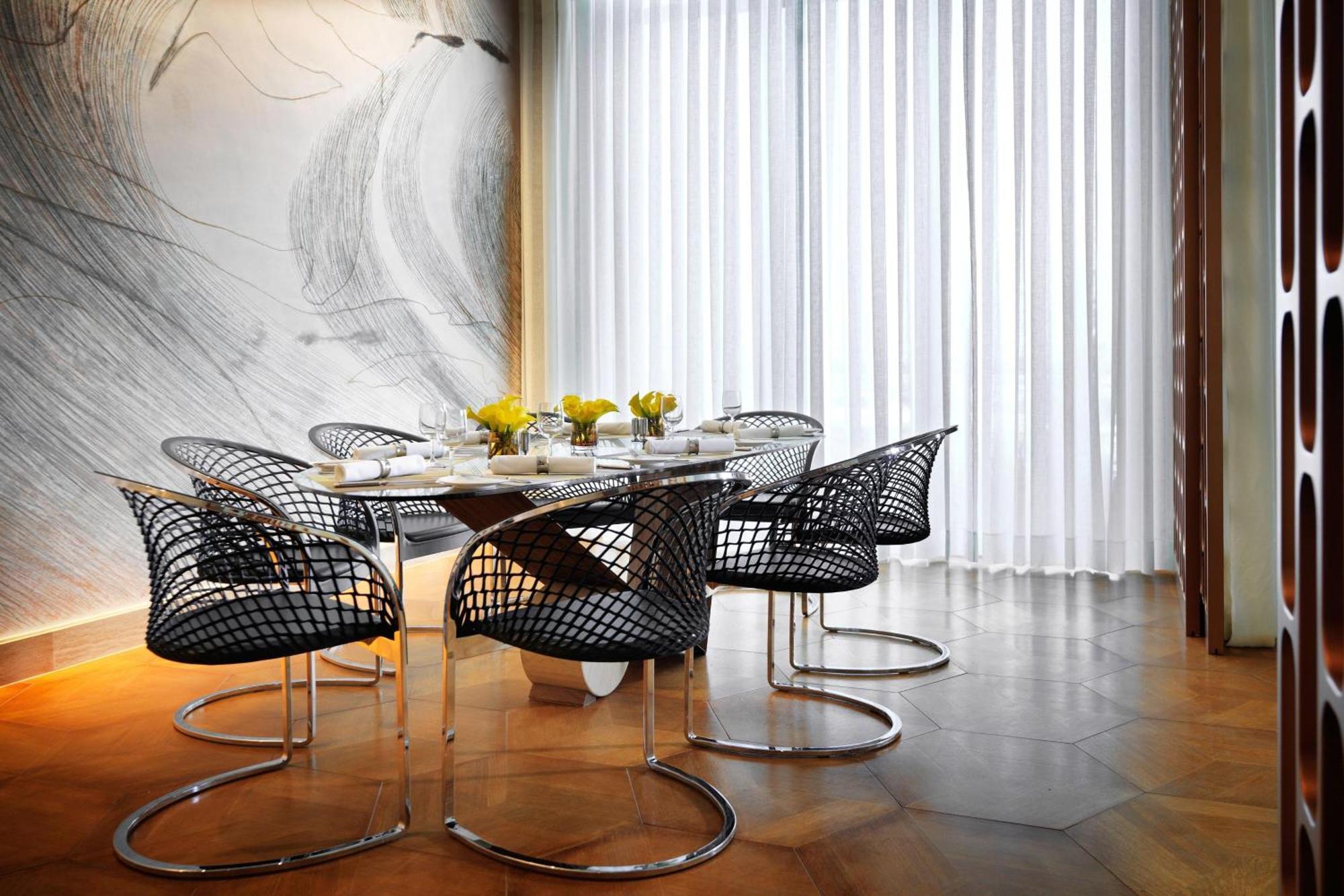 Sheraton Baku Intourist Ngoại thất bức ảnh S 64 chairs
