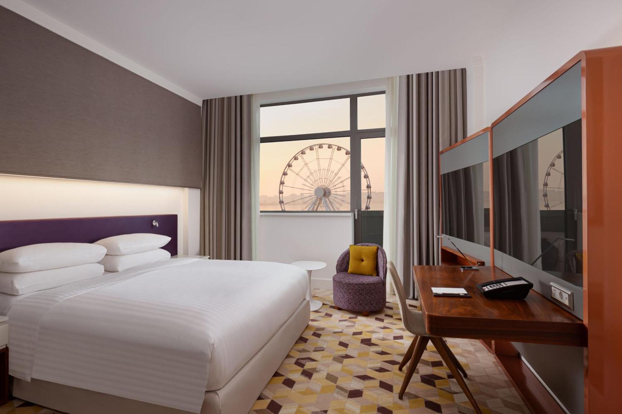 Sheraton Baku Intourist Ngoại thất bức ảnh A room at the hotel