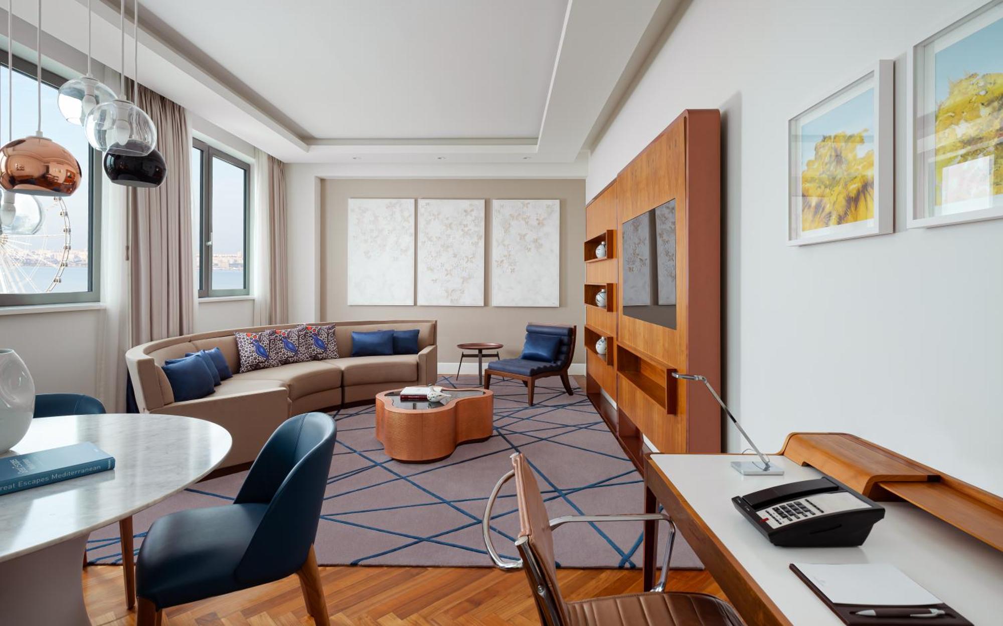 Sheraton Baku Intourist Ngoại thất bức ảnh A living room at the hotel